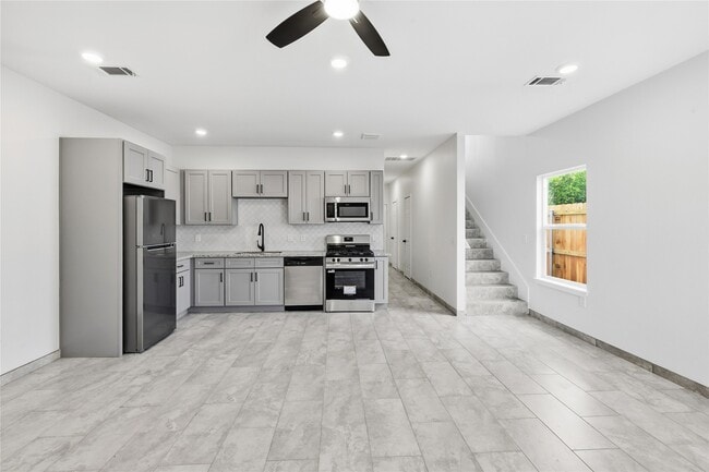 Building Photo - 6138 Brookfield Dr