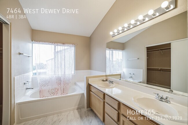 Building Photo - Stunning 4 bedroom, 2.5 bathroom home in L...
