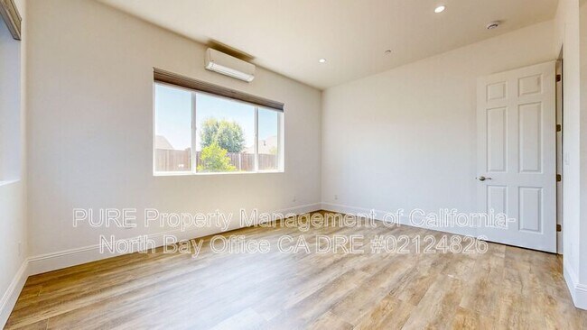 Building Photo - 1340 Miller Dr