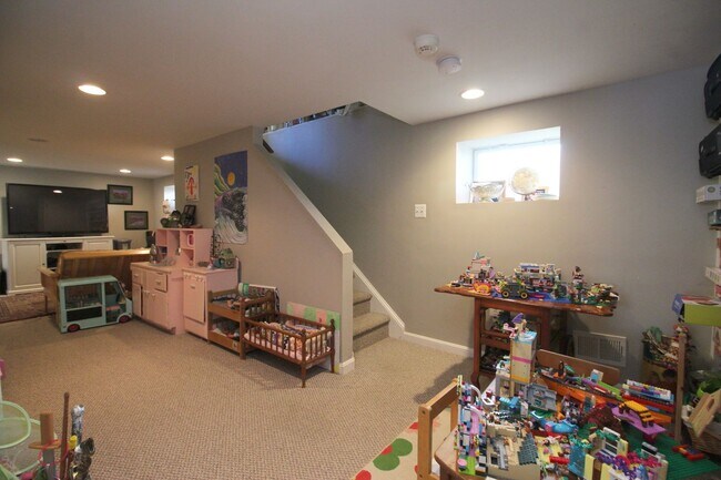 Building Photo - 3114 16th St NE