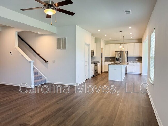 Building Photo - 345 Bucklebury Rd