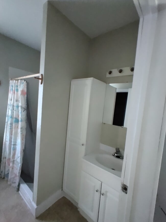 Building Photo - 303 6th Ave NE