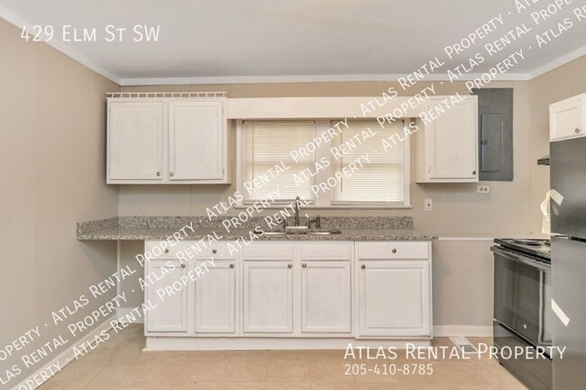 Building Photo - 429 Elm St SW