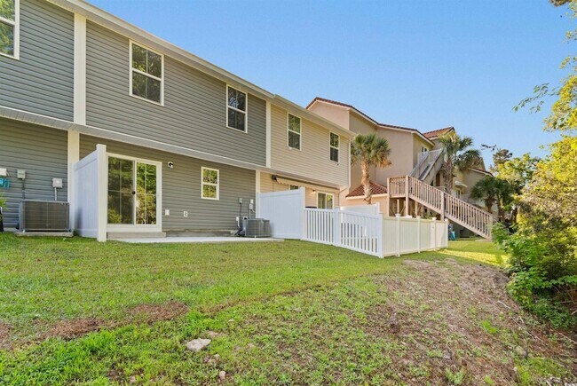 Building Photo - 162 Villa Grande St