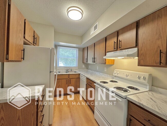 Building Photo - 727 S Broad St