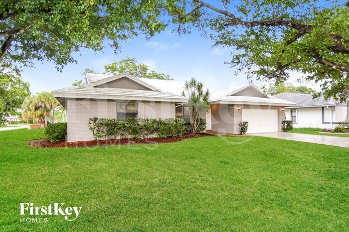Building Photo - 3999 NW 73rd Way