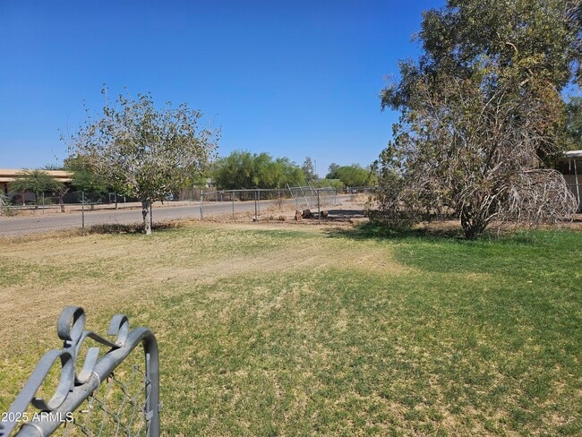 Building Photo - 26841 W Desert Crest St