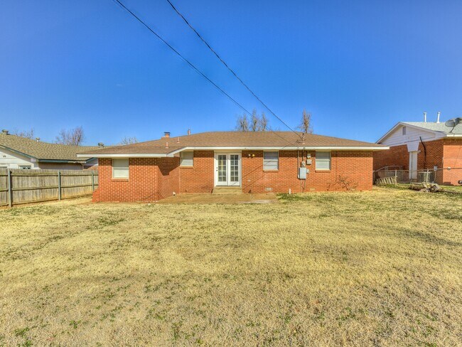 Building Photo - 316 W Bass Ave