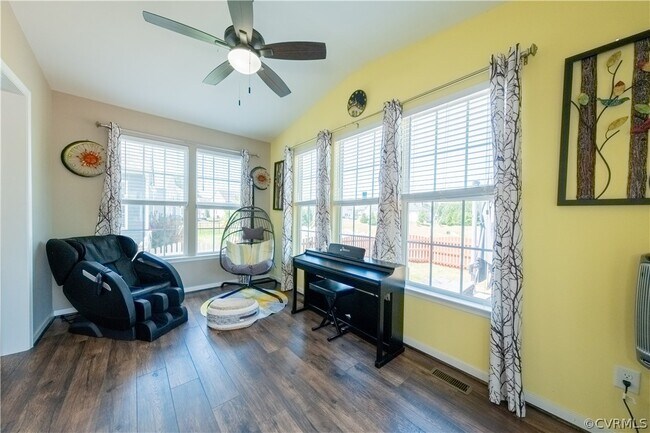 Building Photo - 9535 Thornecrest Dr