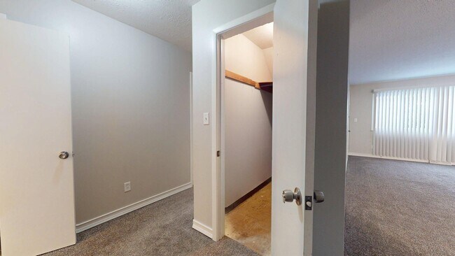 Building Photo - 7405 Marlborough Ave