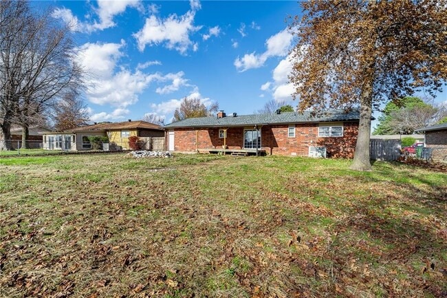 Building Photo - 1306 W Bonnie Ln