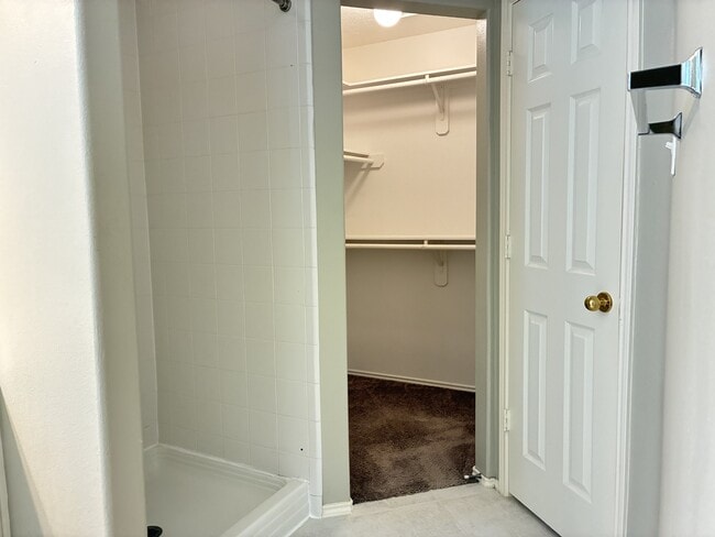 Building Photo - 12402 Ravens Chase Ln