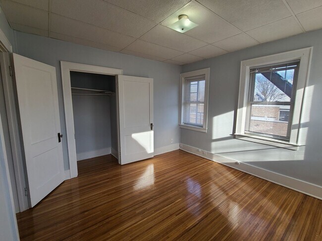 Building Photo - 1625 East Ave