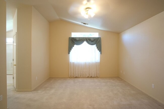 Building Photo - Charming Ceres Home with a spacious backyard!