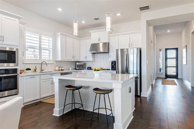 Building Photo - 215 Milam Crk Dr