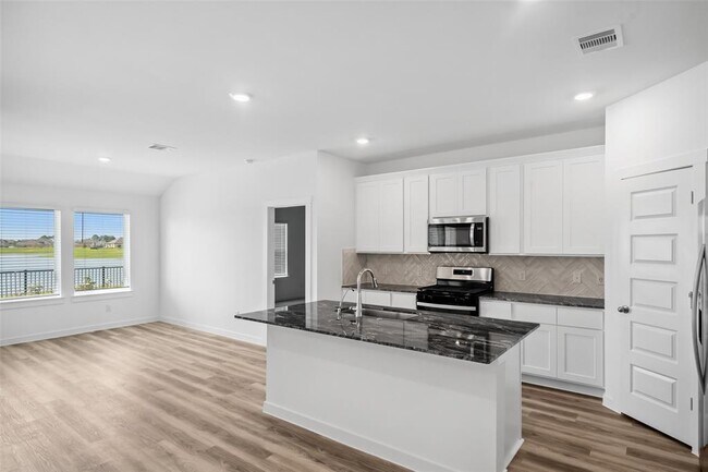 Building Photo - 13814 Salome Dr