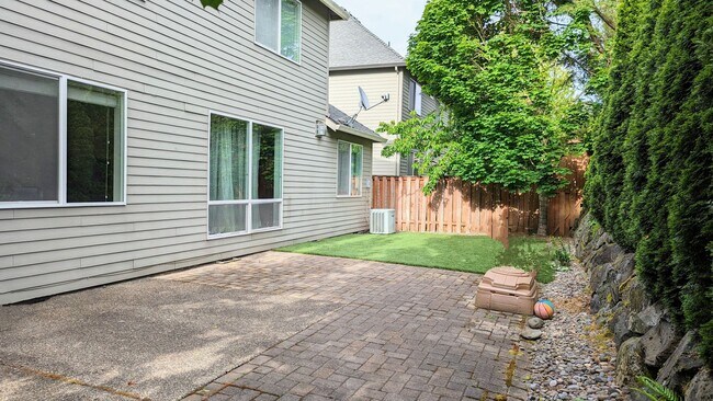 Building Photo - 13632 NW Henninger Ln