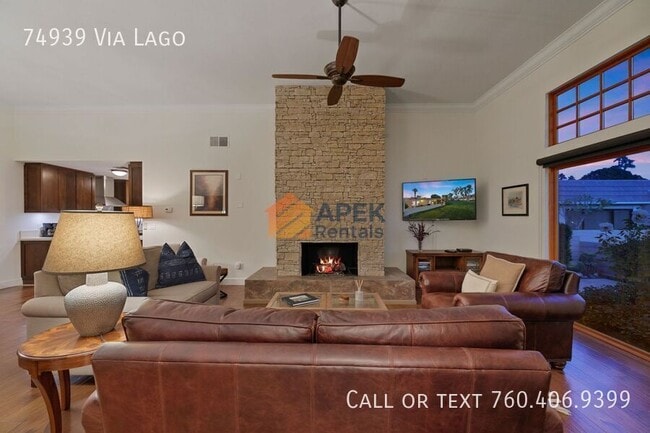 Building Photo - 74939 Vía Lago