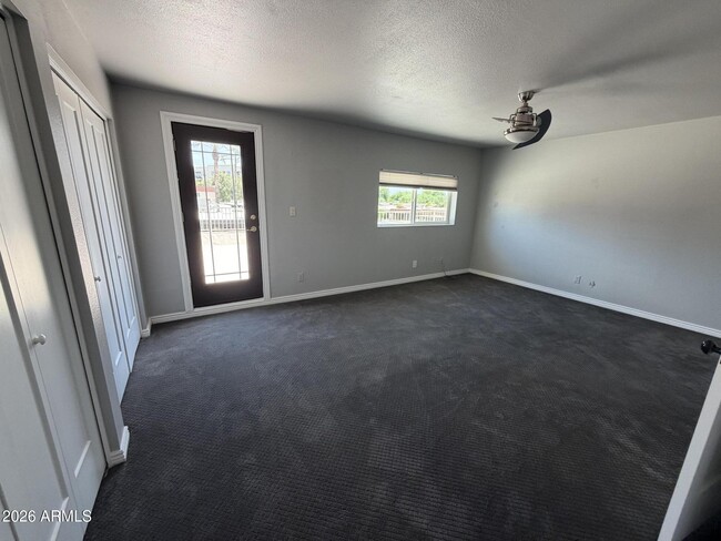 Building Photo - 4930 N 42nd Way