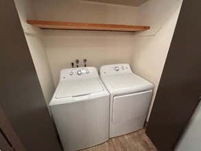 Building Photo - 225 N 8th St