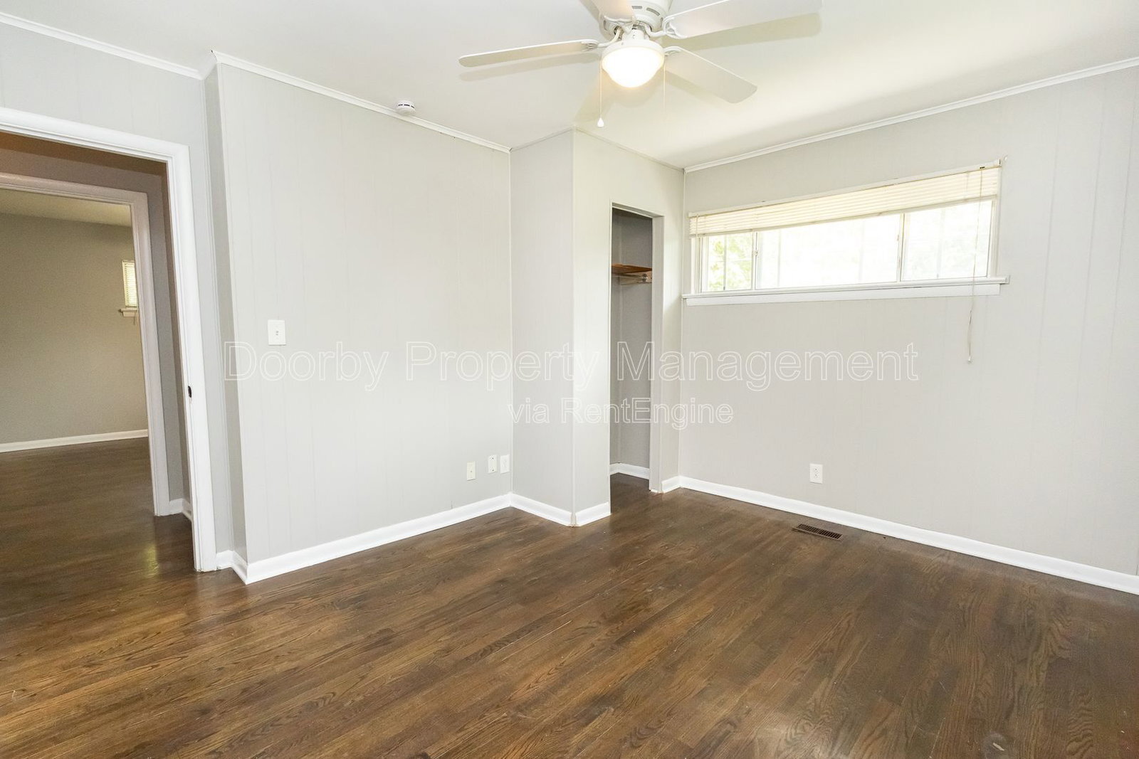 Building Photo - 1127 Clermont Dr