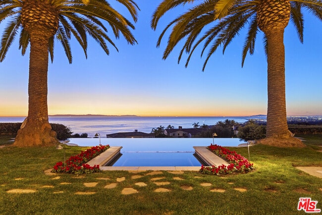 Building Photo - 28 Deep Sea