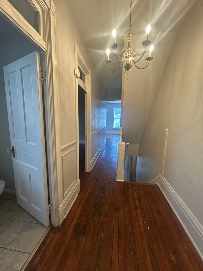 Building Photo - 222 Harris St