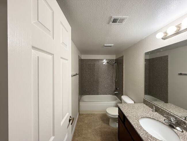 Building Photo - 5163 Indian River Dr