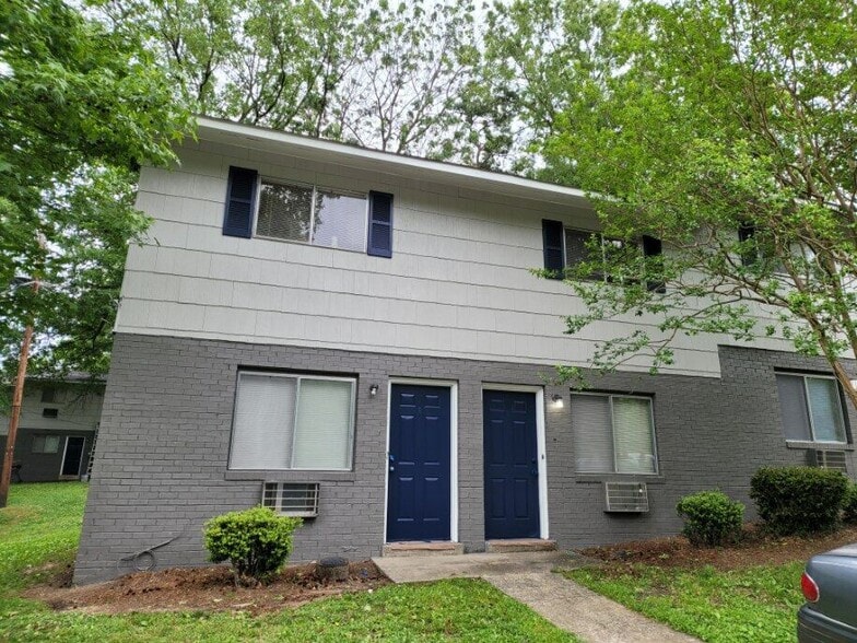 Building Photo - The Heights