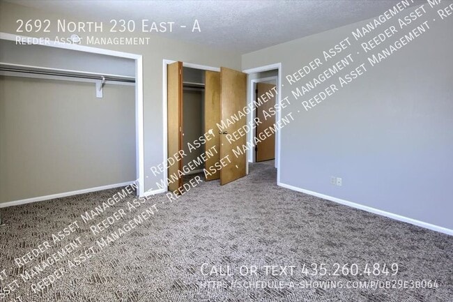 Building Photo - Large 2 Bed/1 Bath Upstairs Apartment In N...
