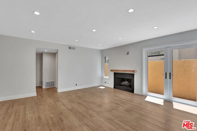 Building Photo - 24701 Cll Conejo