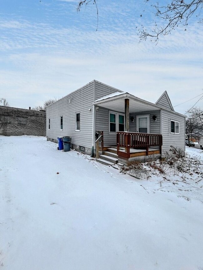 Building Photo - Charming 3-Bedroom Home with Modern Comfor...