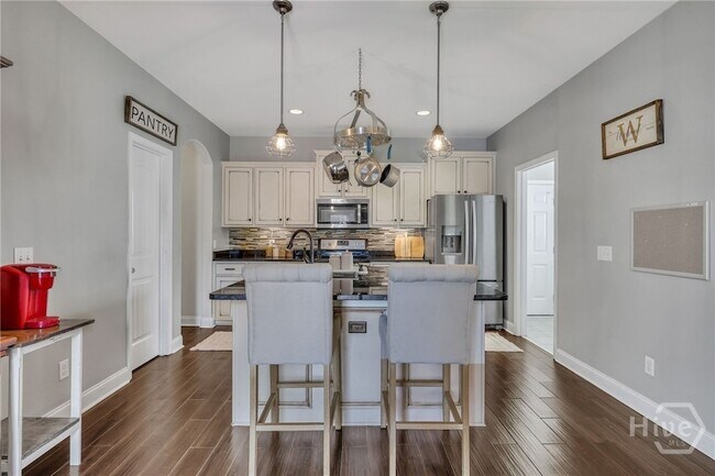 Building Photo - 106 Laurel Ln