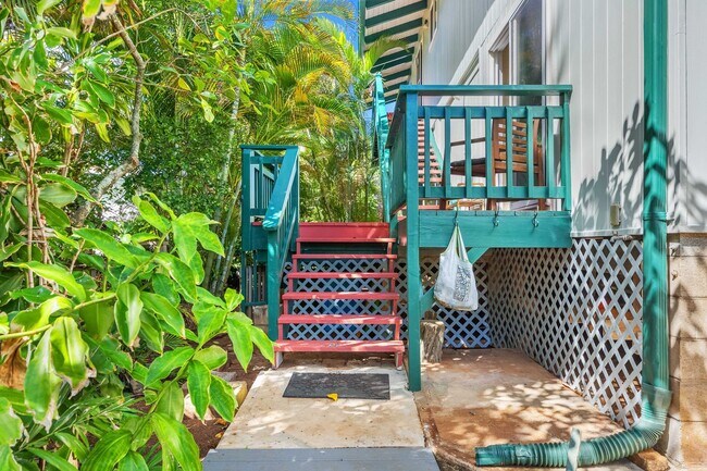 Building Photo - 59-18 Holawa Street