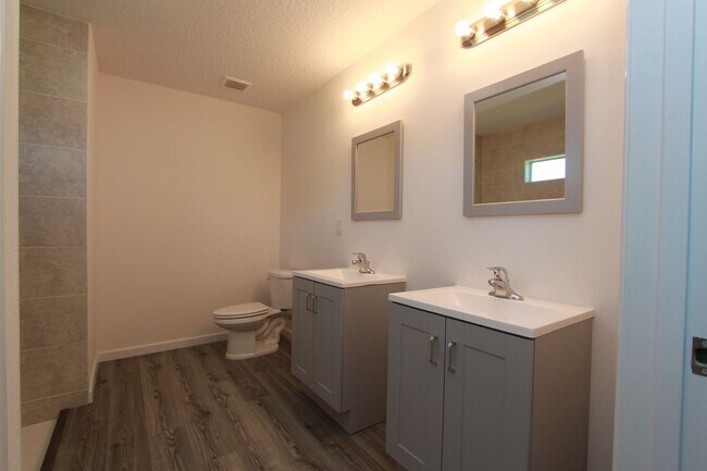 Building Photo - AWESOME 4 BD/2BA Home in Palm Bay!!