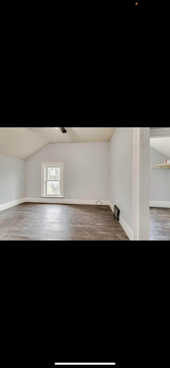 Building Photo - stone