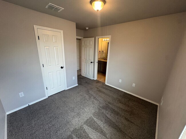 Building Photo - 4122 Swans Landing