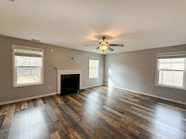 Building Photo - 164-1164 Ladden Ln