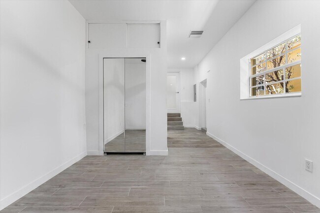 Building Photo - 8934 Emerson Ave