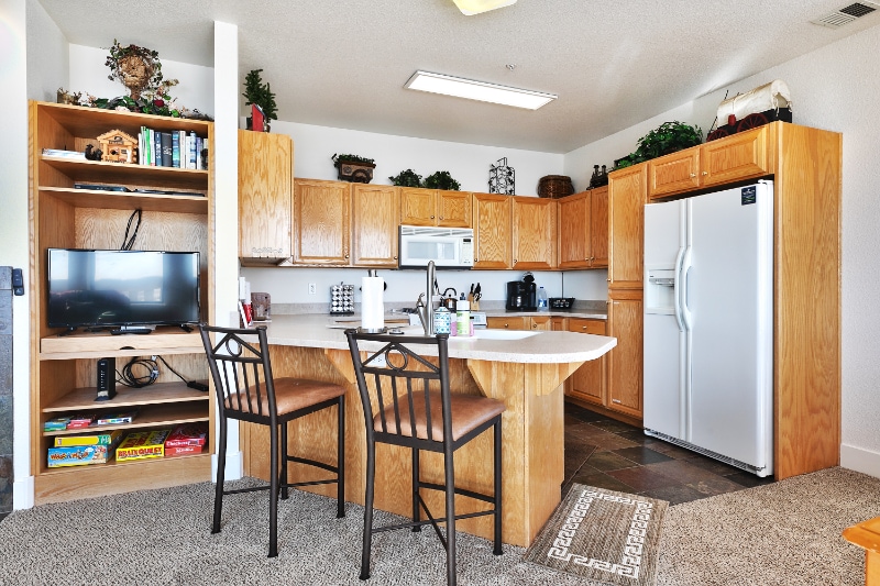 Building Photo - 8371 Meadowview Dr