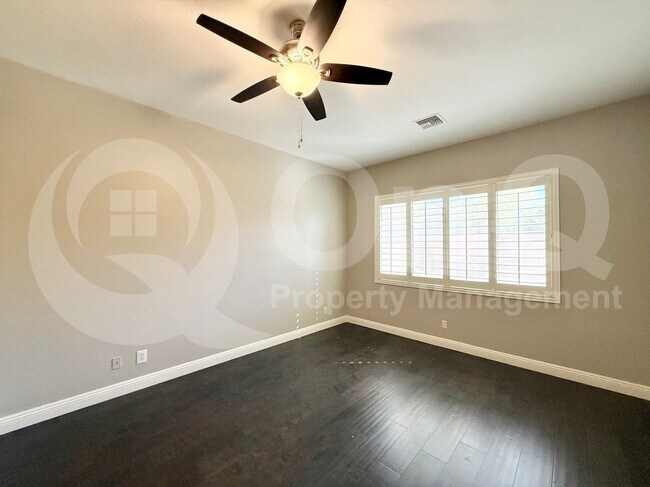 Building Photo - 2049 W Periwinkle Way