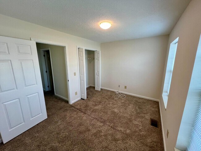 Building Photo - 3389 Northside Dr