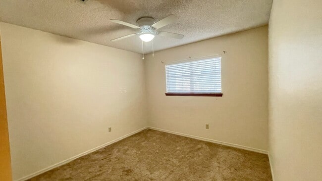 Building Photo - Coming Soon! Davis Shores Townhouse