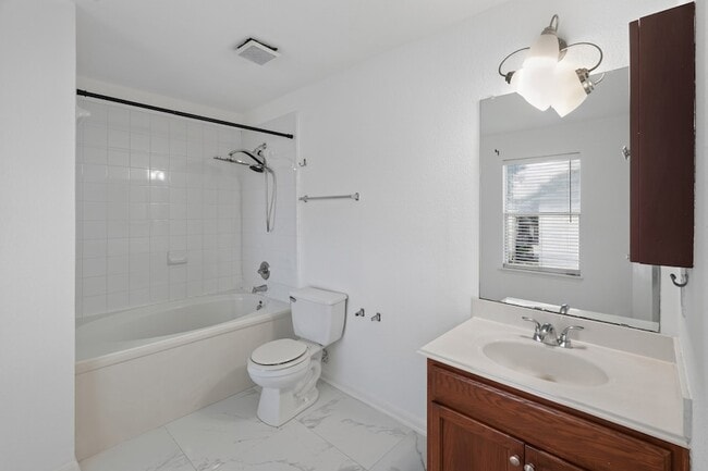 Building Photo - 331 Mantova Dr