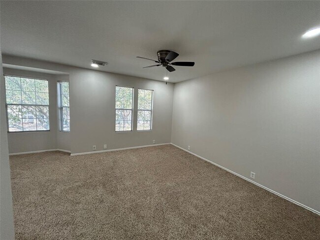 Building Photo - 16851 Pine Castle Dr