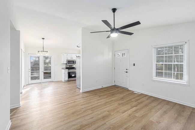 Building Photo - 3126 Arrowhead Dr