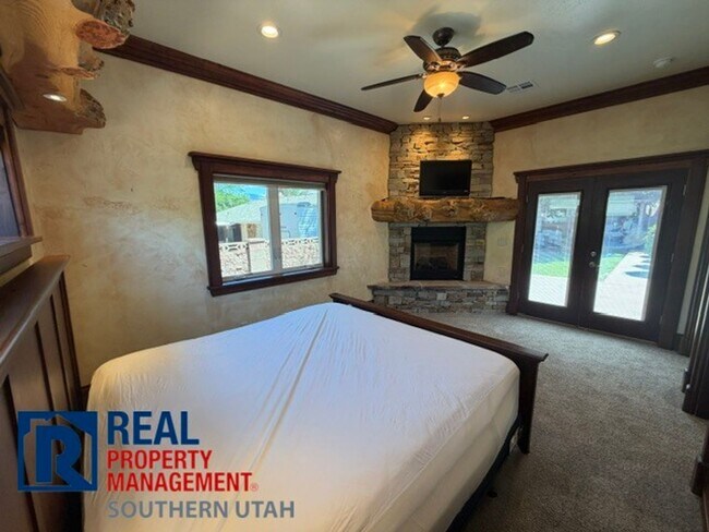 Building Photo - Luxury One-Bedroom Casita