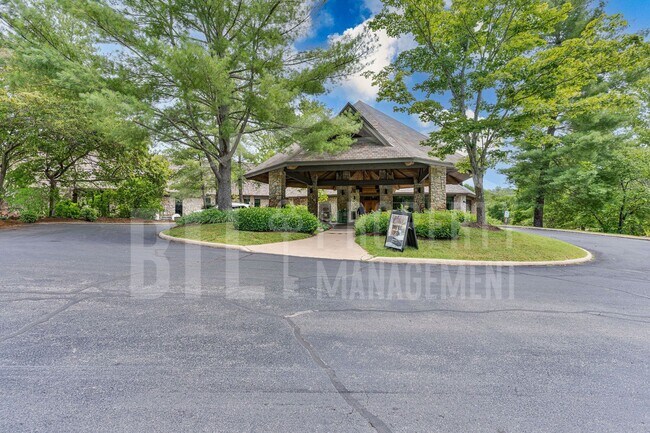 Building Photo - 3 Bedroom/2 Bath Duplex in Stonebridge Vil...