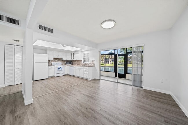 Building Photo - 413 Blue Jay Ln