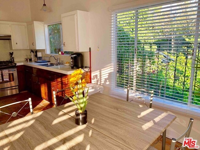 Building Photo - 1152 N Ogden Dr